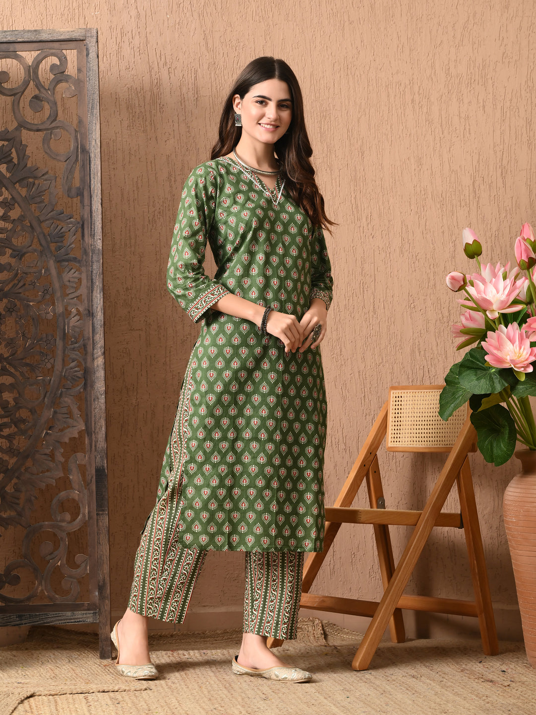 Green Floral V-Neck Kurta Sets